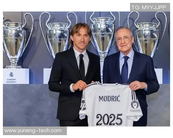 皇马官方宣布续约卢卡斯！中场核心将留队至2025年